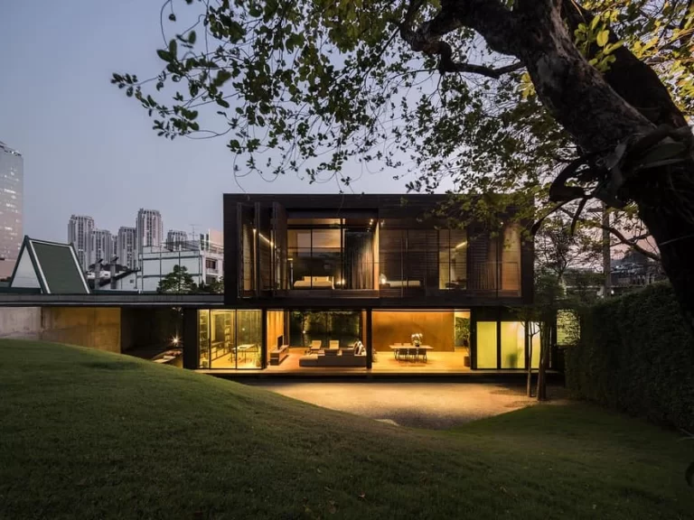 Blind House by Boonlert Hemvijitraphan